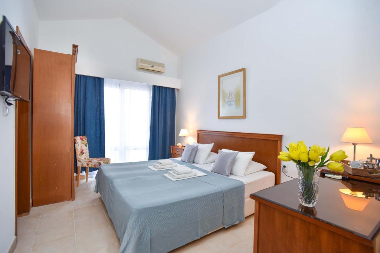 Rooms And Apartments Nikolic Pensión Budva
